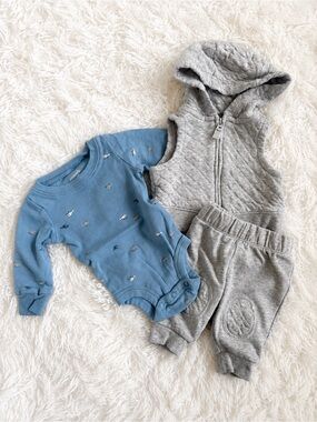 Carter’s Newborn 3 Piece Outfit Set Helicopter Bodysuit Gray Quilted Vest Pants